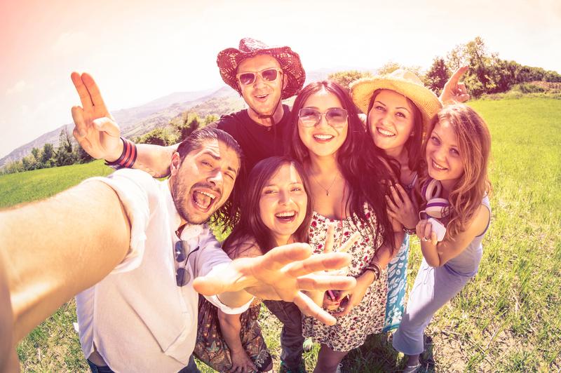 Describing a friend (IELTS Speaking Part 2-3)